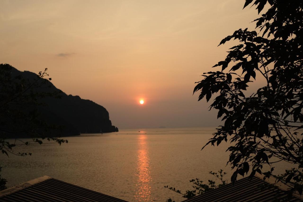 Phi Phi Seaside Bungalow Экстерьер фото